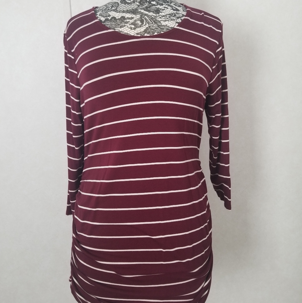 Jessica Simpson maternity top